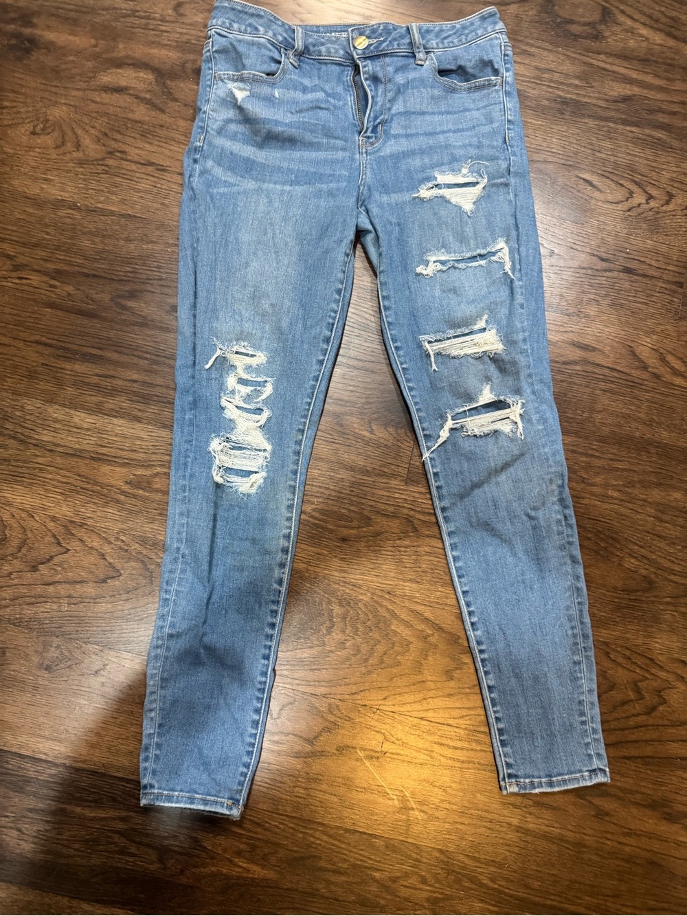 American Eagle Outfitters Light Blue Distressed Skinny Jeans